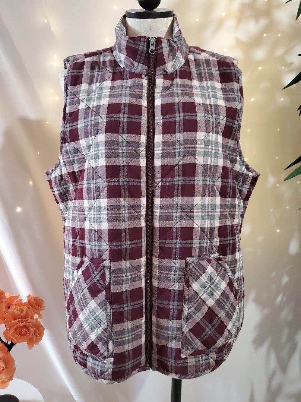 Maurices NWT Plaid Diamond Quilted Puffer Vest Womens Size XL Zip Pockets Layer